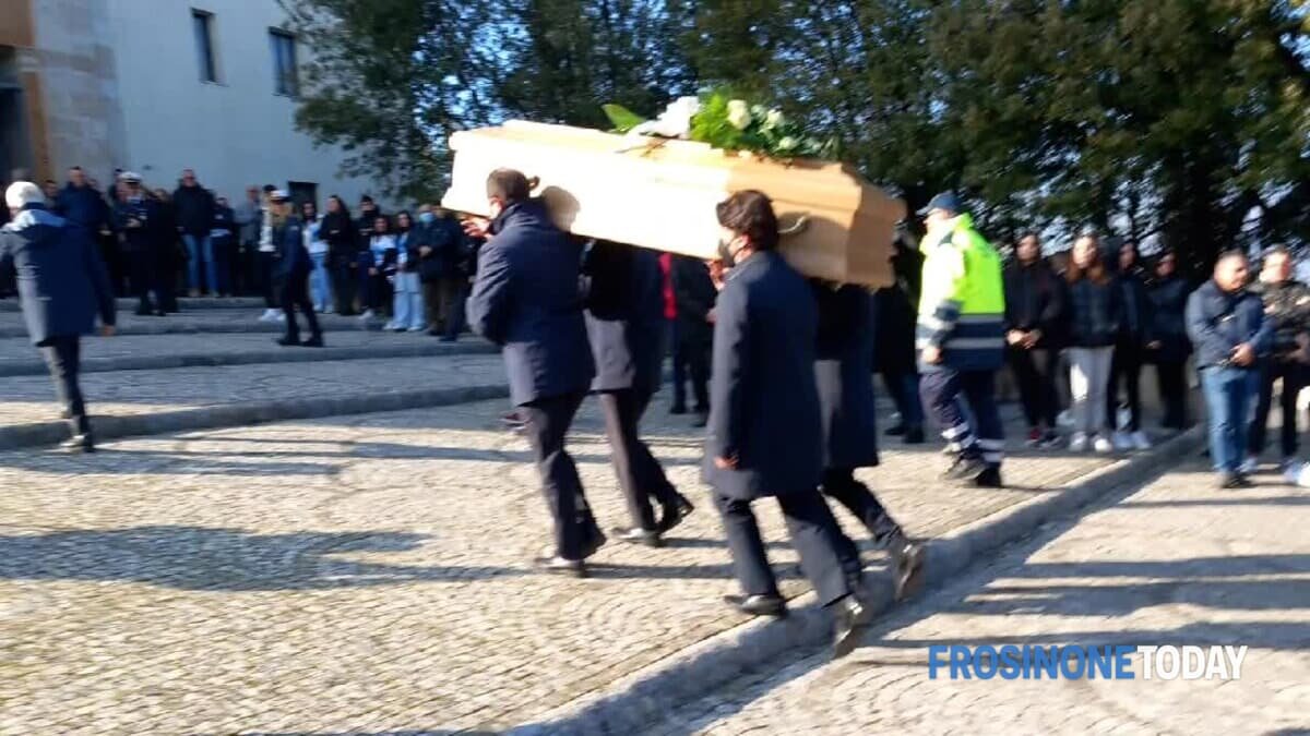 video-|-addio-thomas:-un-dolore-che-scorre-in-ogni-arteria-della-citta
