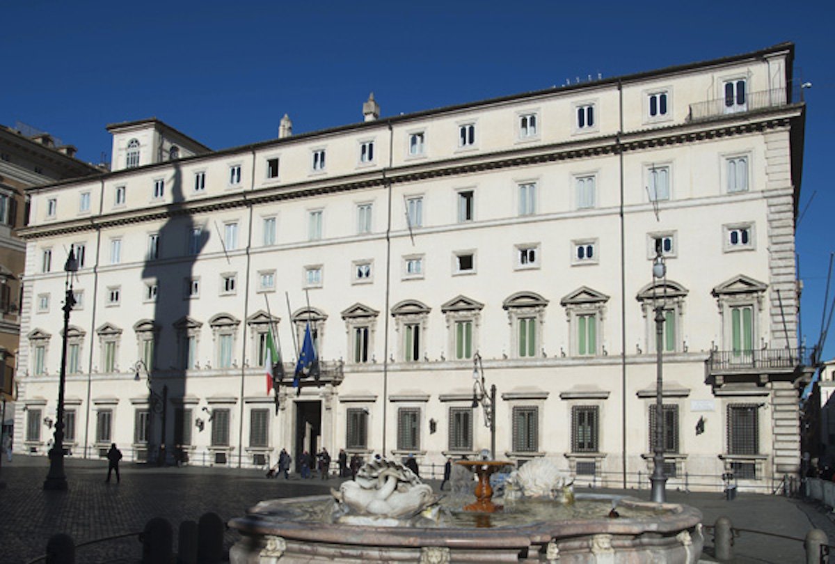 roma,-pacco-sospetto-vicino-a-palazzo-chigi,-scatta-l’allarme:-artificieri-sul-posto