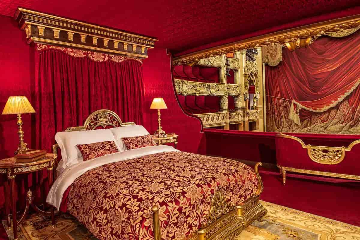 dormire-nella-casa-del-fantasma-dell'opera-e-possibile,-con-airbnb