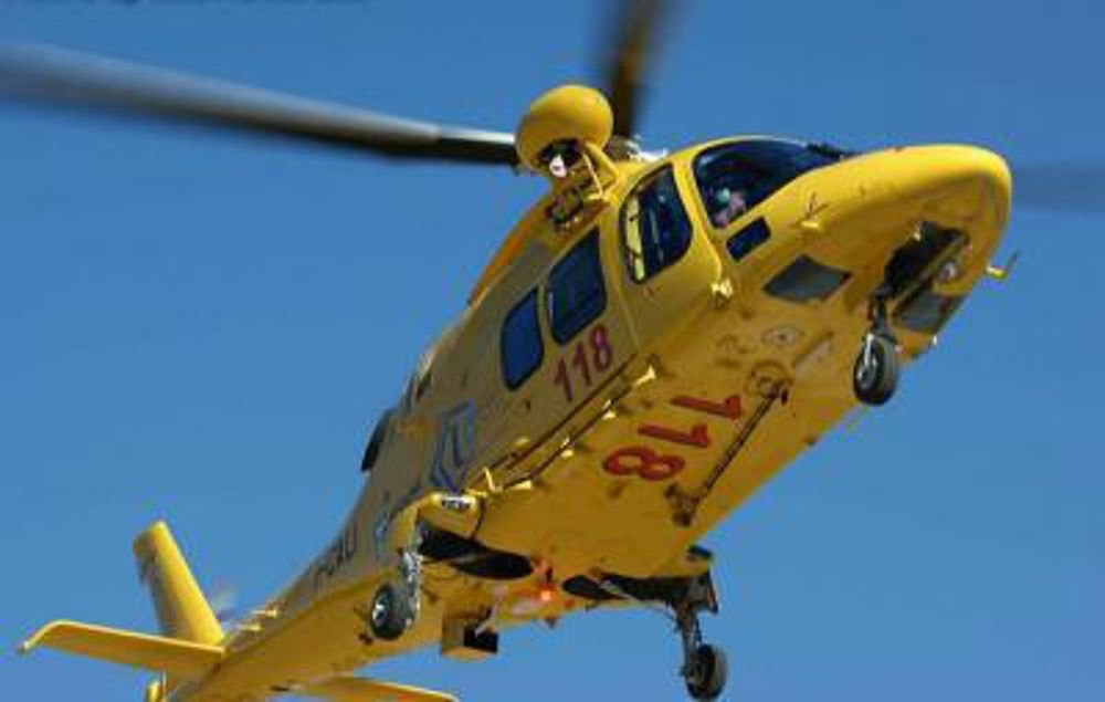 incidente-sull'appia,-scontro-tra-auto-e-moto:-grave-un-centauro