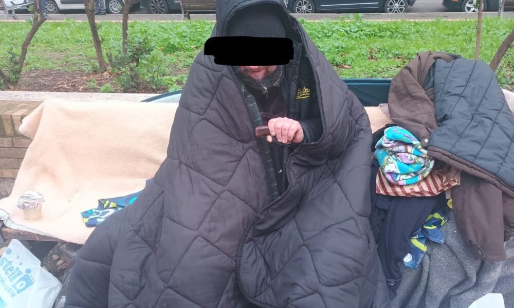 roma,-clochard-muore-su-una-panchina-a-testaccio:-aveva-solo-44-anni
