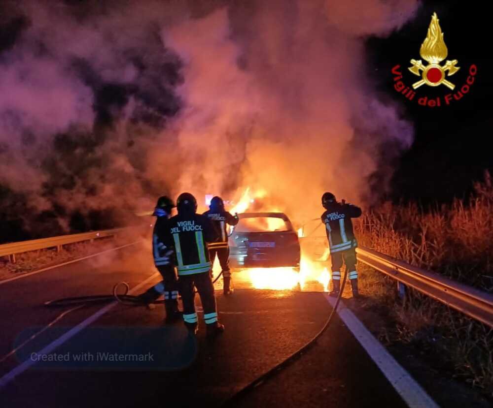 auto-in-fiamme-in-civitavecchia-sud-•-terzo-binario-news
