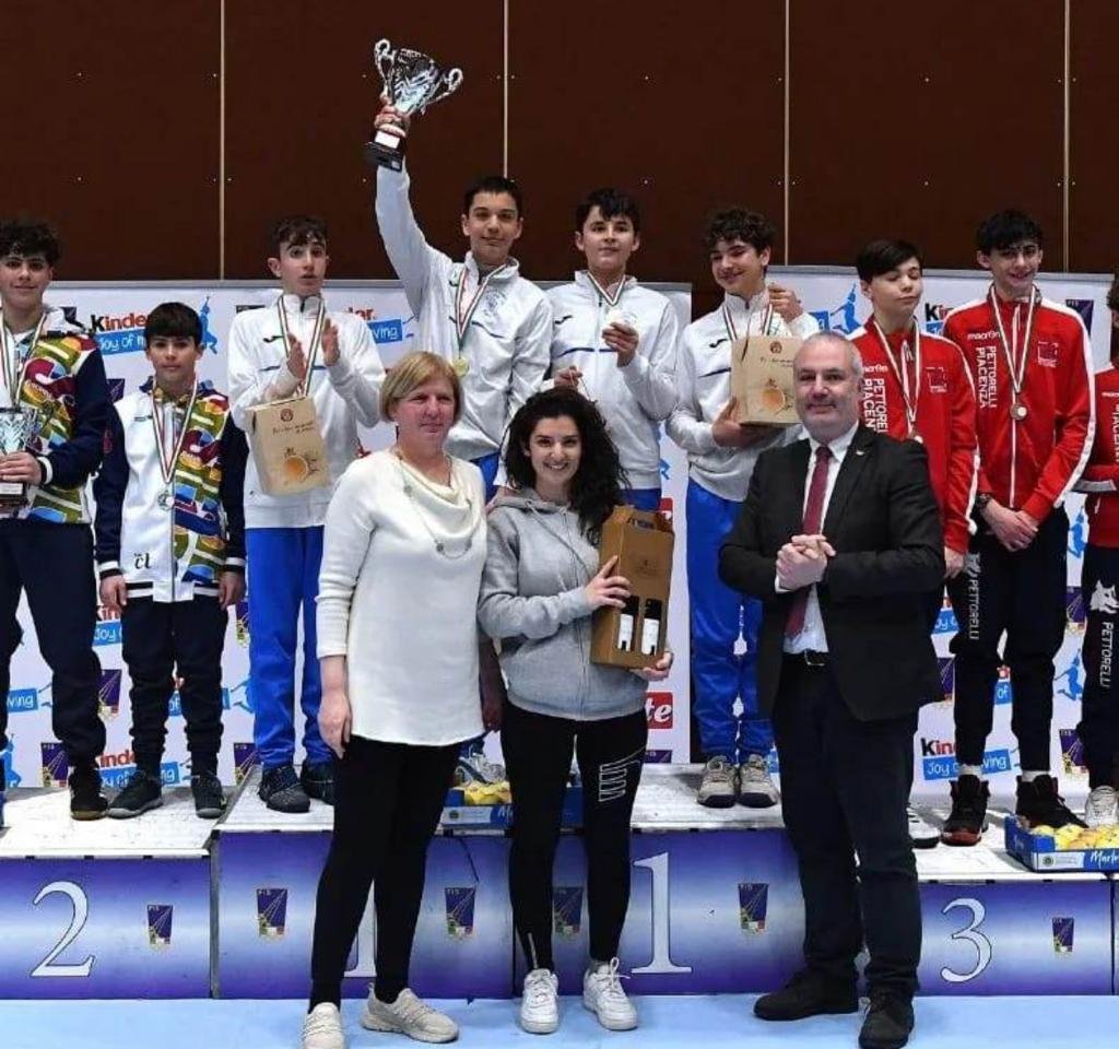 il-circolo-scherma-anzio-under-14-si-laurea-campione-d'italia-a-bolzano