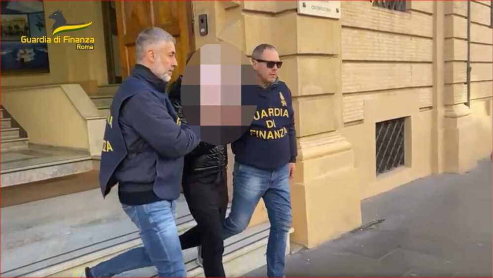 rom-arrestata-al-porto-dalla-finanza-di-civitavecchia:-deve-scontare-11-anni-di-reclusione-•-terzo-binario-news