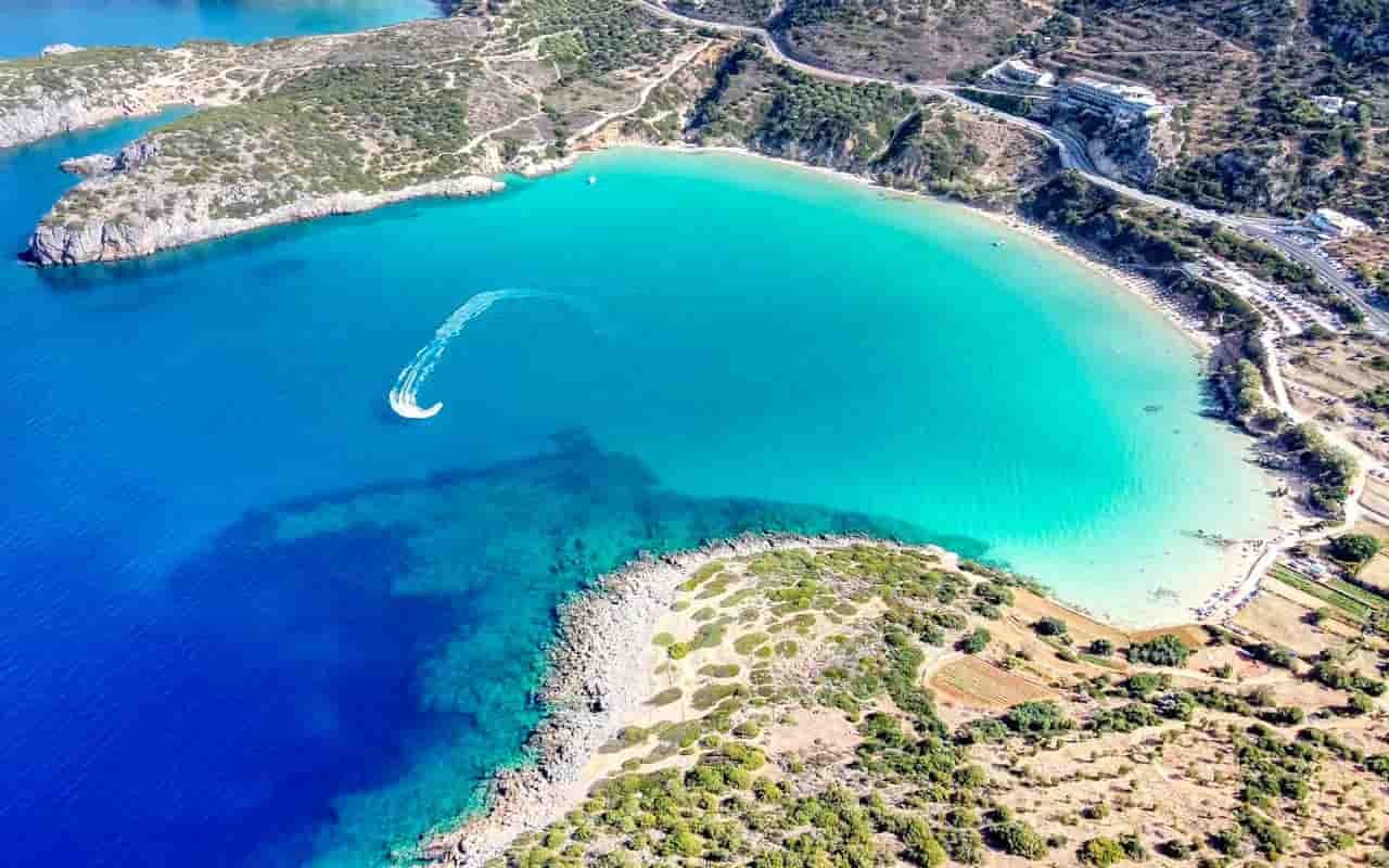 traghetti-per-la-grecia-da-prenotare-subito-per-risparmiare