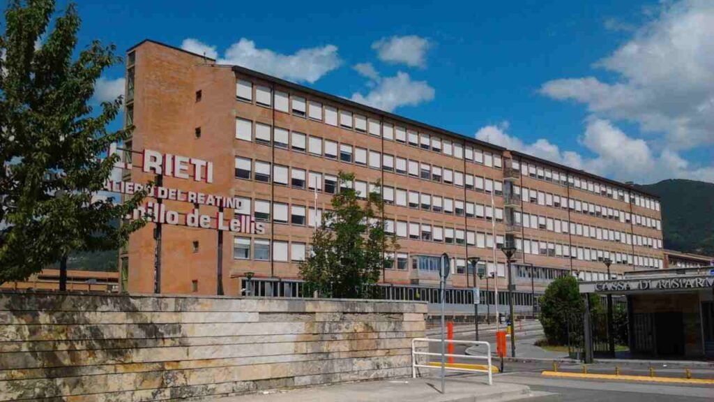 rieti,-e-in-ospedale-per-una-risonanza-e-subisce-furto:-“frugato-nelle-tasche-interne”