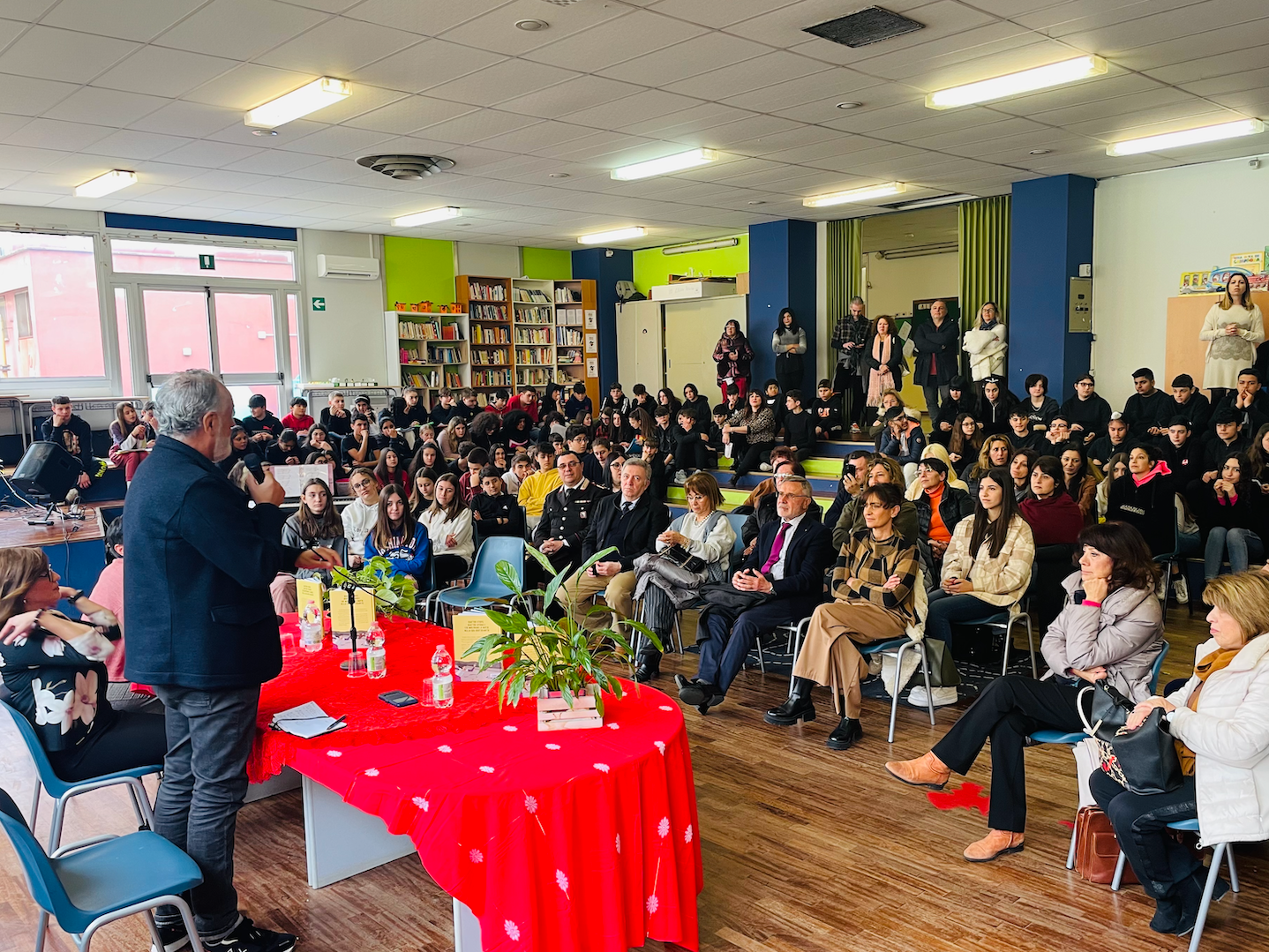 ic-anzio-v,-renato-scalia-ha-presentato-resistere,-il-libro-a-fumetti-contro-la-mafia