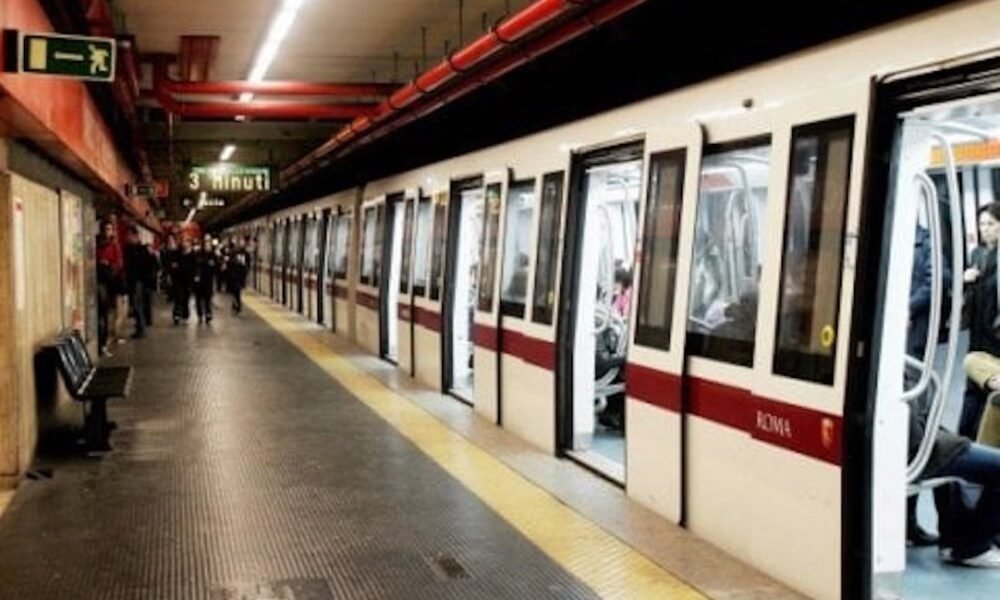 roma,-macchinista-metro-preso-a-cazzotti-da-un-passeggero:-lo-aveva-svegliato-a-fine-corsa