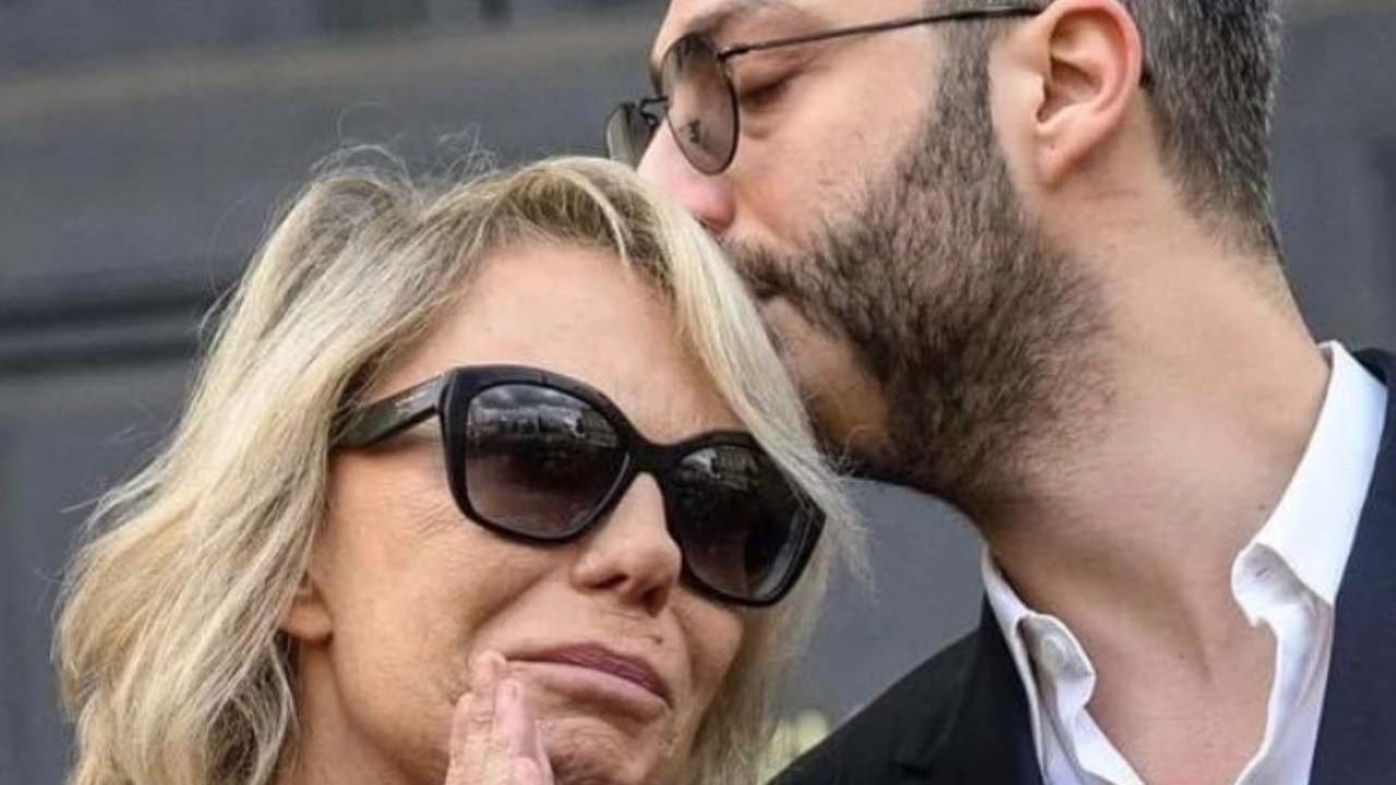 maria-de-filippi,-dolore-senza-fine:-sospesi-tutti-i-suoi-show.-quando-tornano