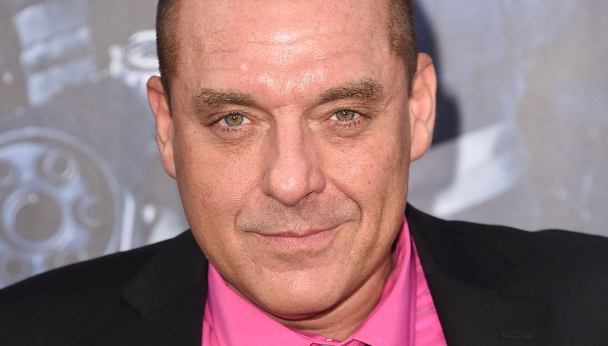 addio-a-tom-sizemore,-la-difficile-decisione-della-famiglia-dopo-l’aneurisma