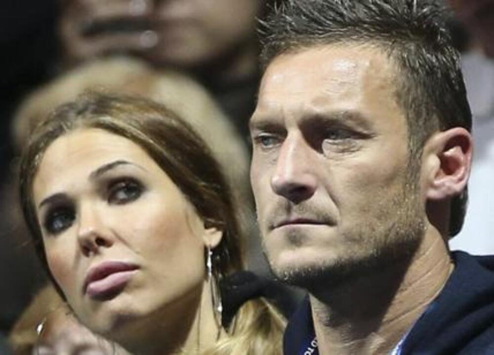 ilary-cancella-totti:-la-decisione-'social'-della-conduttrice