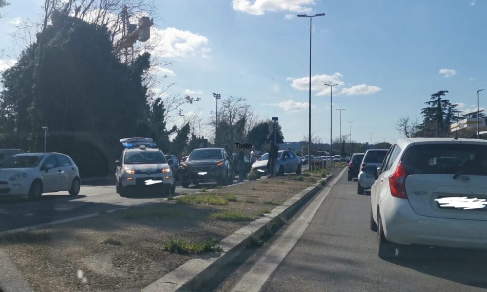 roma,-incidente-sulla-tangenziale-paralizza-il-traffico:-file-chilometriche