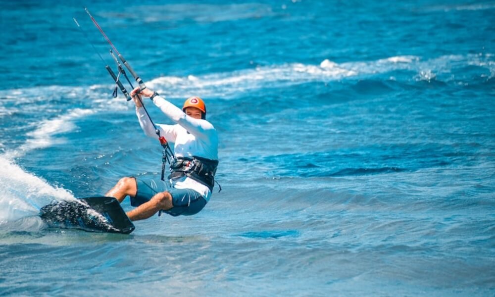 kitesurfer-risucchiato-da-un-elicottero-a-ladispoli:-‘colpa-del-vento’,-le-anomalie-sull’incidente