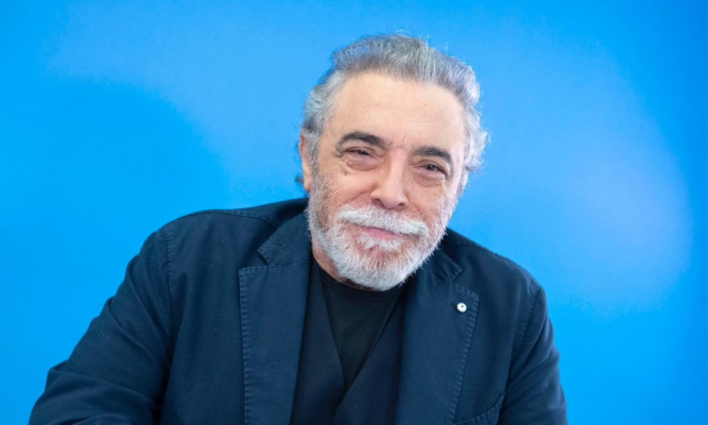 nino-frassica:-chi-e,-eta,-carriera,-chi-e-la-moglie,-figli,-film,-foto-e-instagram