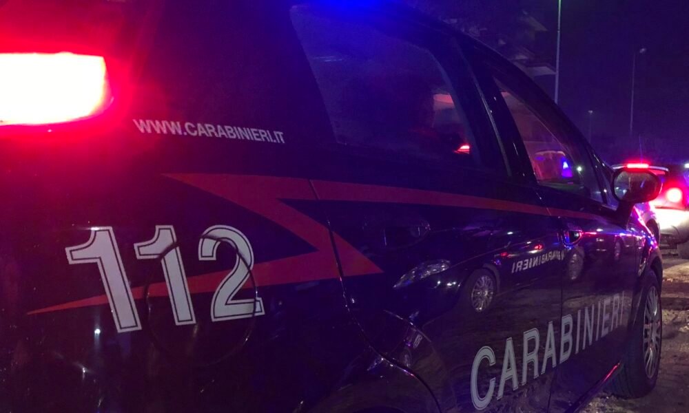 roma,-si-aggira-in-strada-con-fare-sospetto:-21enne-nasconde-la-cocaina-dietro-una-ringhiera