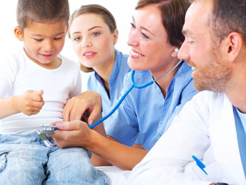 smi-i-medici-di-famiglia-e-i-pediatri-non-sono-in-grado-di-prescrivere-cure-alla-stregua-degli-specialisti.