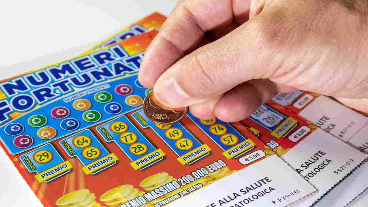 vince-un-milione-con-un-gratta-e-vinci-che-ha-quasi-buttato-via