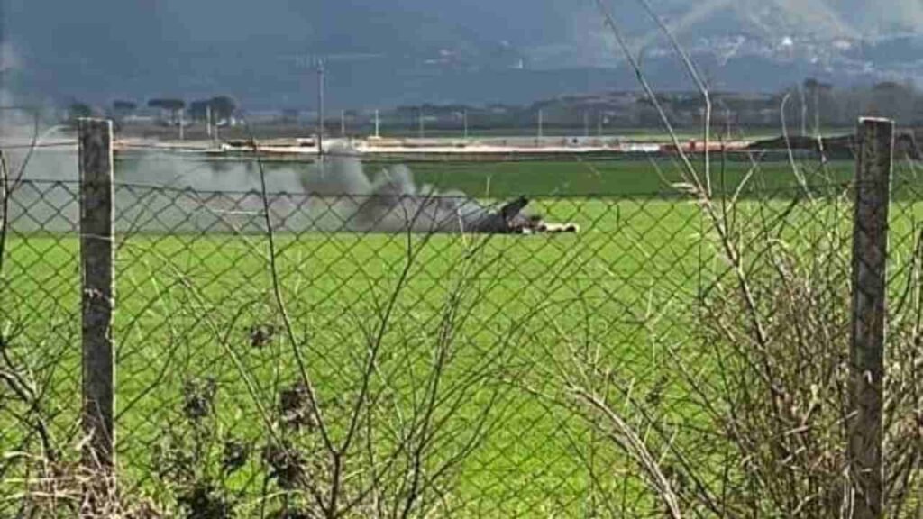 precipitano-due-aerei,-paura-a-guidonia.-morti-i-due-piloti-a-bordo