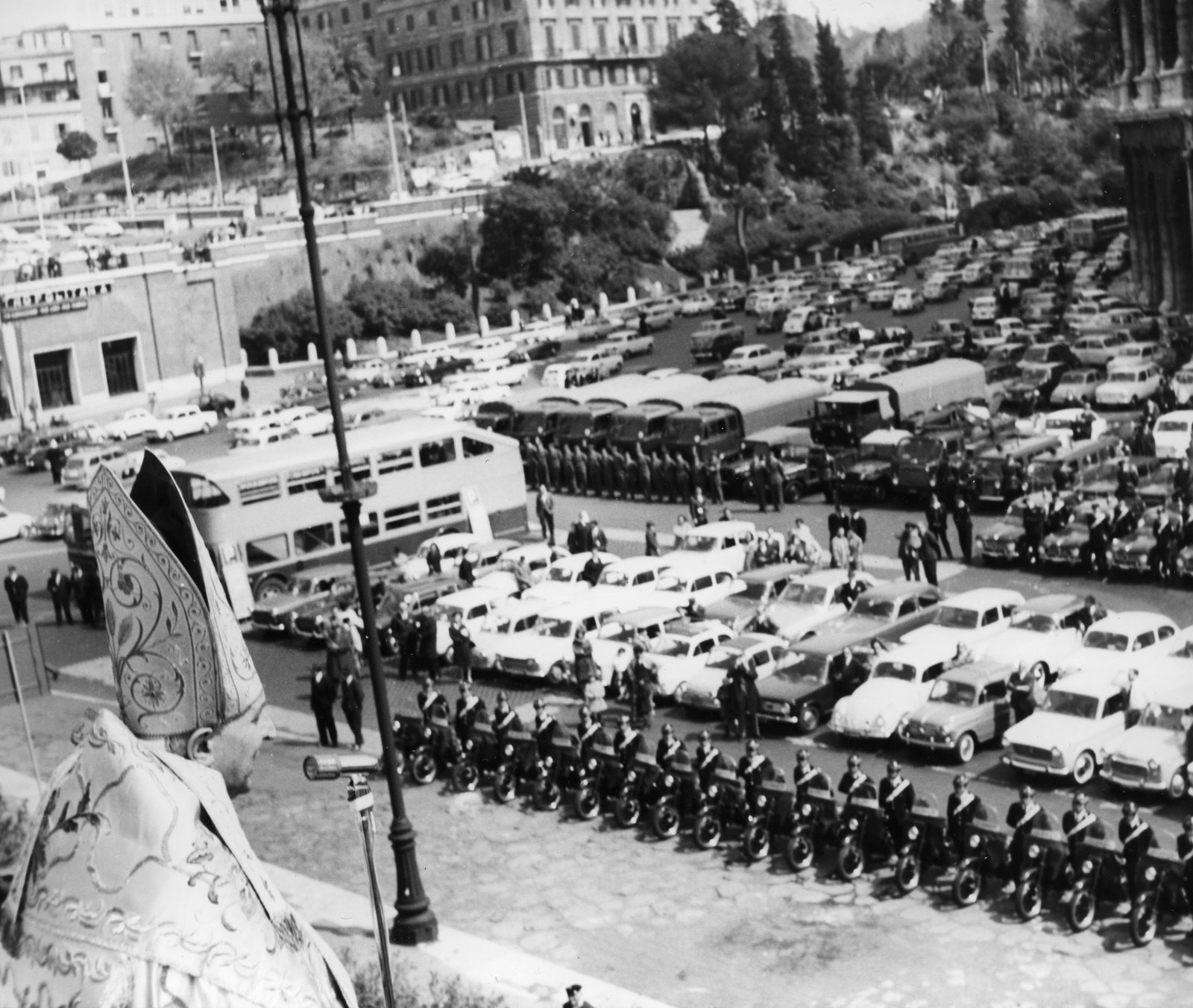 ac-roma:-domani-al-colosseo-la-tradizionale-benedizione-delle-auto