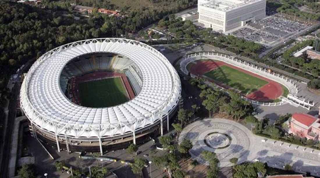 derby-lazio-roma:-lancio-di-petardi-all'olimpico,-ferito-un-agente