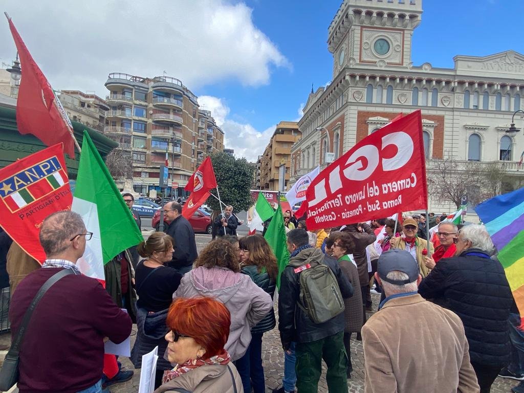 cerimonie-antifascista-a-nettuno,-in-100-in-piazza-per-sostenere-la-liberta