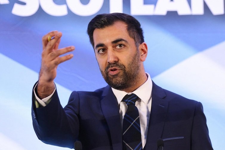 scozia,-humza-yousaf-nuovo-leader-degli-indipendentisti-e-futuro-primo-ministro.-succede-a-nicola-sturgeon-–-il-fatto-quotidiano