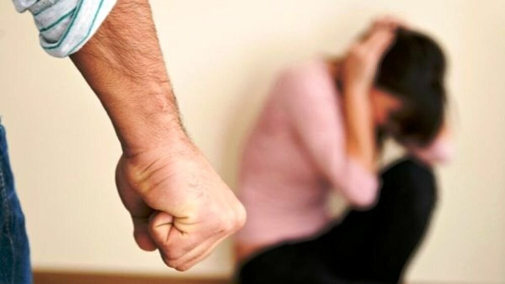 minacce-e-botte-alla-compagna:-“ammazzo-te-e-i-tuoi-figli”.-condannato-a-tre-anni-e-4-mesi