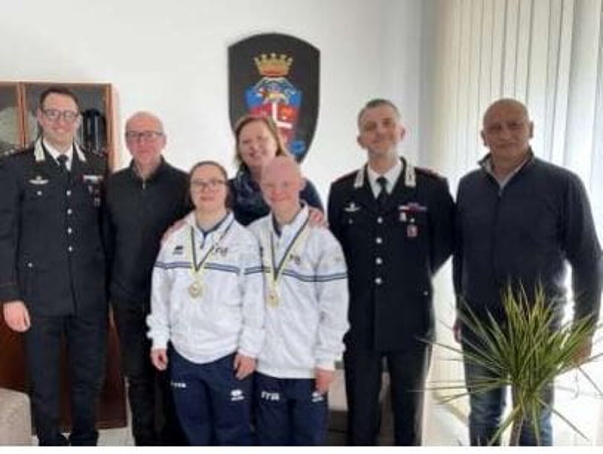 chiara-vingione-e-fabio-tomao,-due-campioni-in-visita-ai-carabinieri