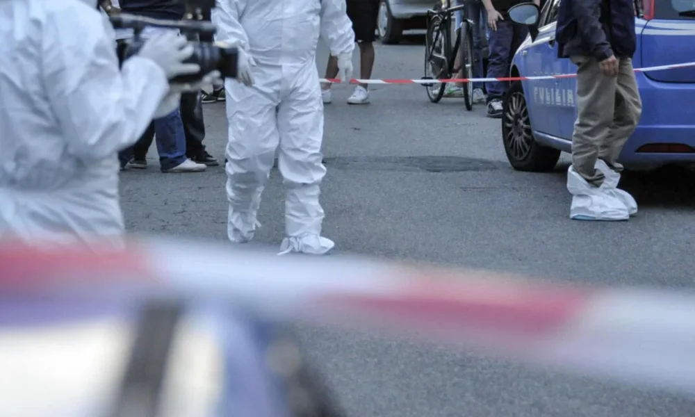 choc-a-roma,-mamma-e-figlio-trovati-morti-in-casa:-ipotesi-omicidio suicidio
