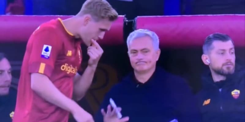 mourinho-si-scusa-con-solbakken:-il-video-virale-esalta-i-tifosi-della-roma